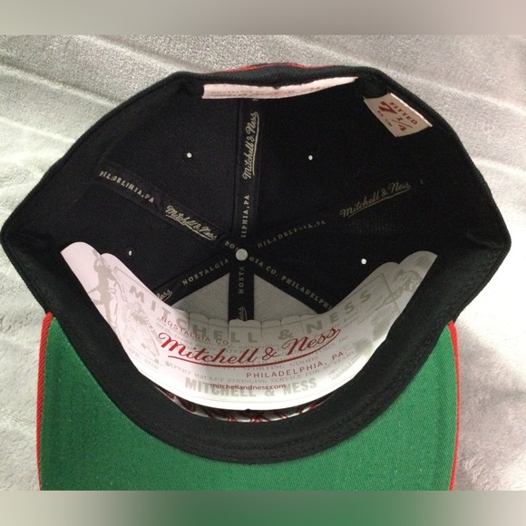 Mitchell & Ness Philadelphia 76ers Black and Red Fitted Hat - Picture 8 of 9